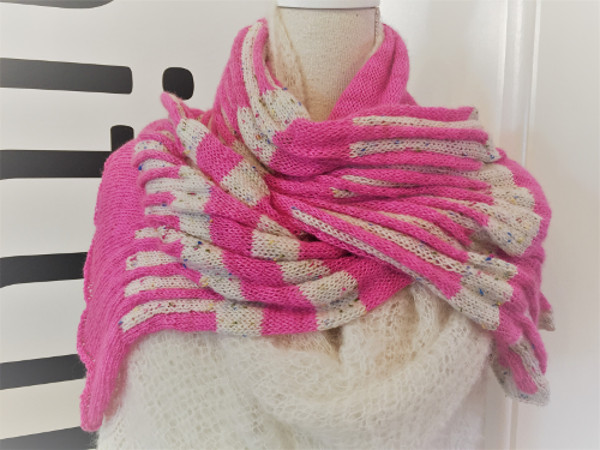 Belinda Harris-Reid design collection - LAVA FLOW, tube scarf - lace weight